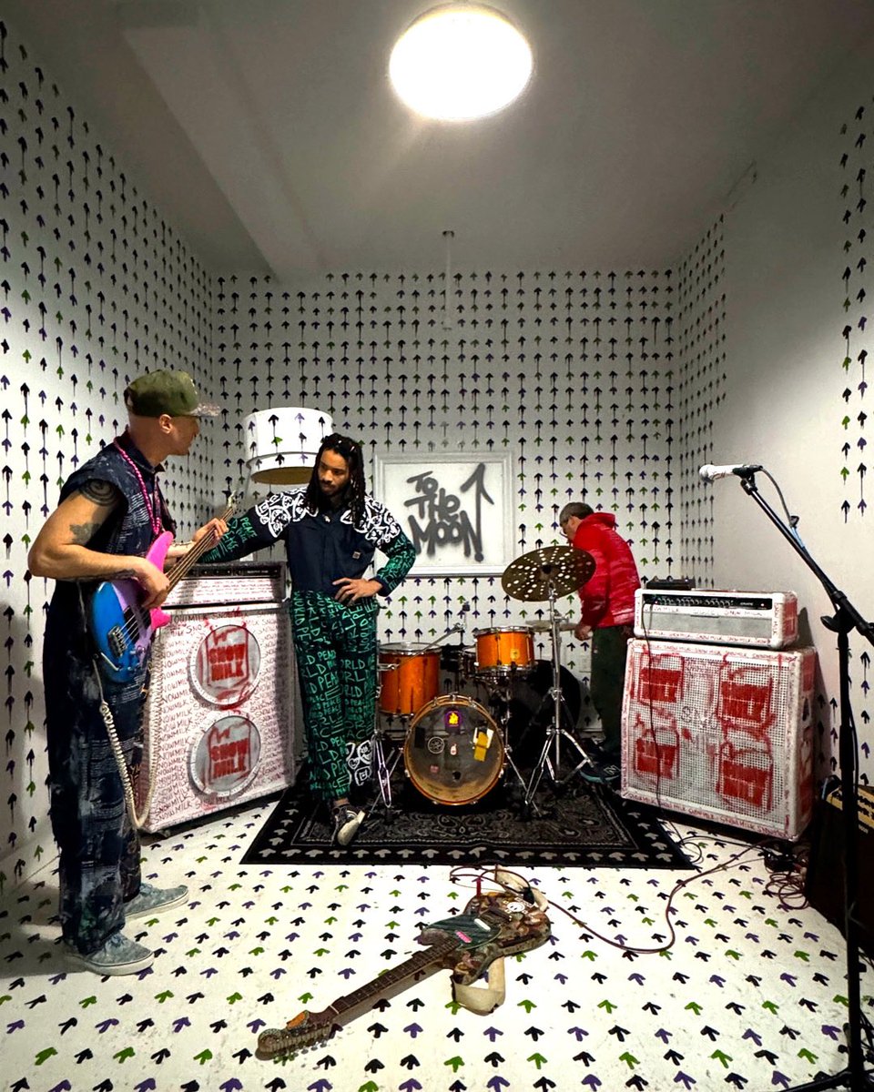 Snow Milk tweet media