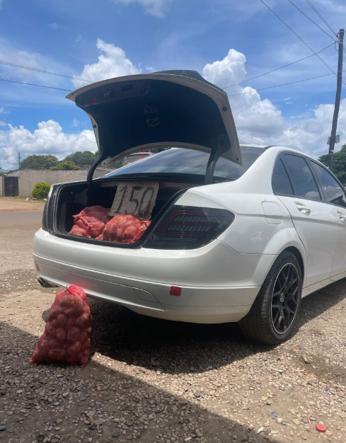 mwilzzz's tweet photo. Selling potatoes 🥔 from the Benz… @BobbiAndrea_ZM is this you?? https://t.co/S0iOk4CgDM