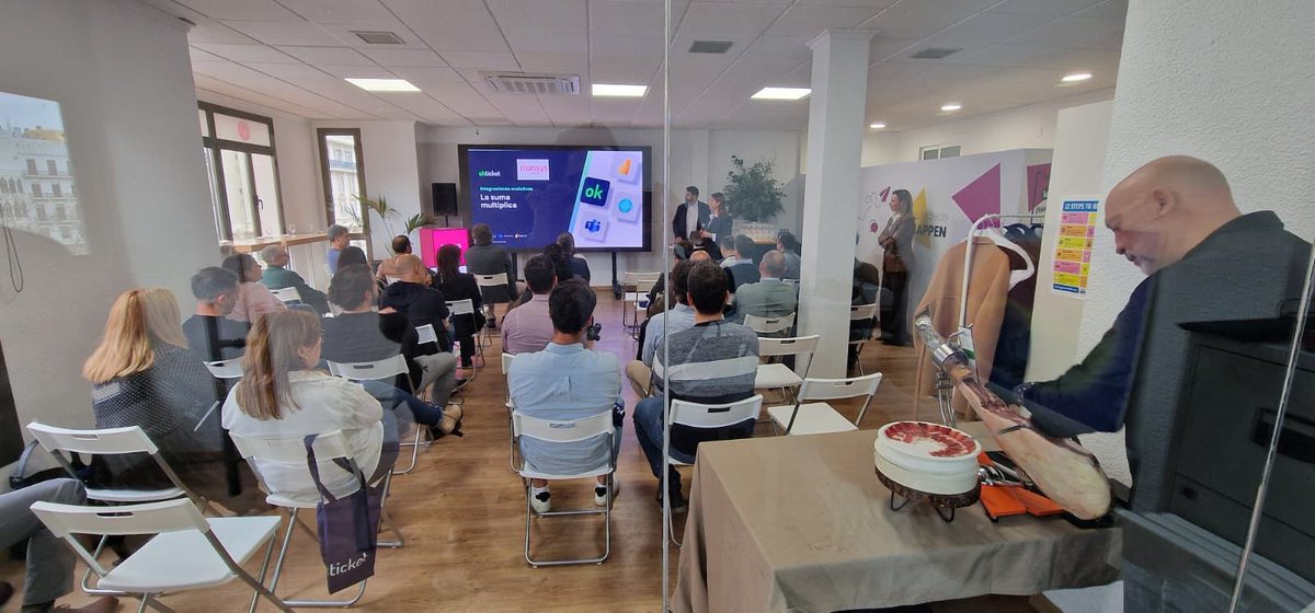 Okticket tweet media