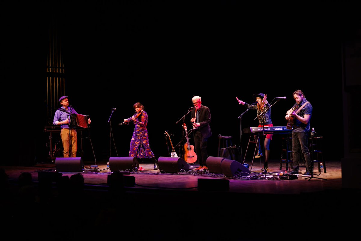 DJ Denis is live on the air right now and is giving you a chance to win the last FREE pair of guest list passes to see Solas with Moira Smiley, Winifred Horan, Seamus Egan &amp; Alan G. Murray on Sunday, March 15th at 7:30 PM in The Waldo Theatre - weru.org!