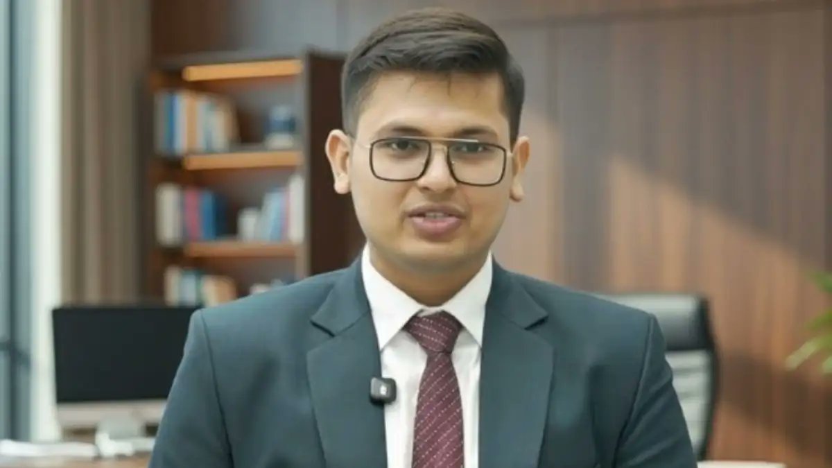hunnykumar1908's tweet photo. Dr Anuj Agnihotri got AIR 1 in UPSC EXAM.

Dr. Anuj Agnihotri was from the 2017 MBBS batch at AIIMS Jodhpur. He got the 215th rank in the 2017 AIIMS entrance exam, served as batch representative for 5 years &amp; completed his degree + internship in 2023. https://t.co/gDIWkI5IV5