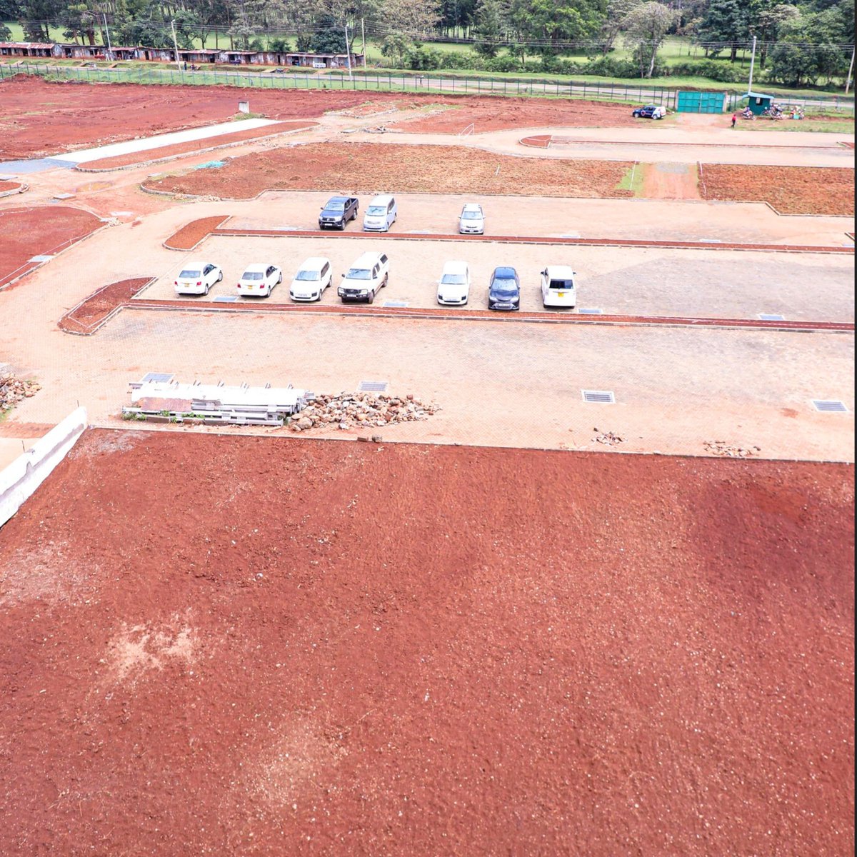 The completion of Kakamega Level 6 Hospital marks a major milestone in strengthening healthcare services for residents across Western Kenya. Once fully operational, the modern facility is expected to greatly improve access to advanced medical care. 
#Kakamega #kakamegacounty