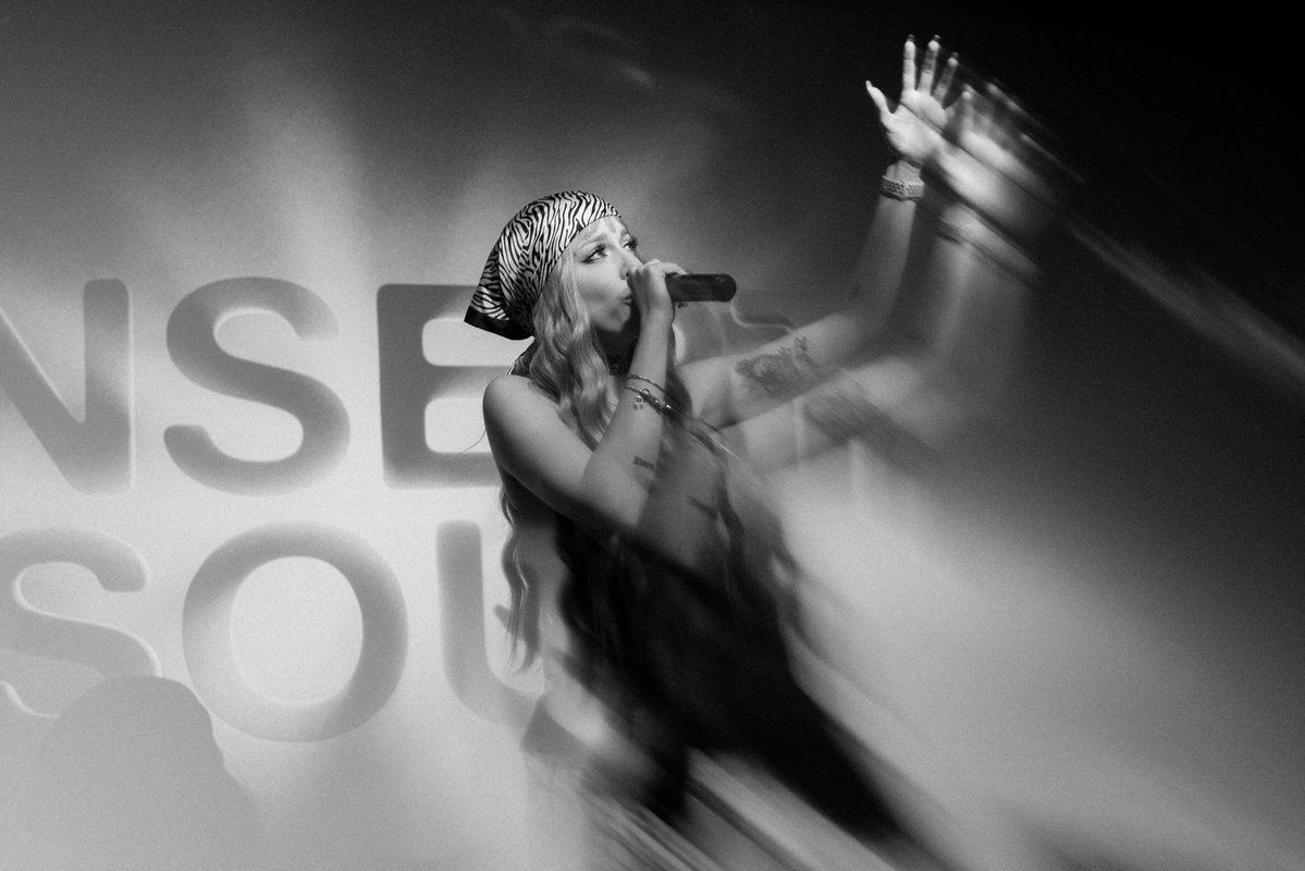 LA INSERT tweet media