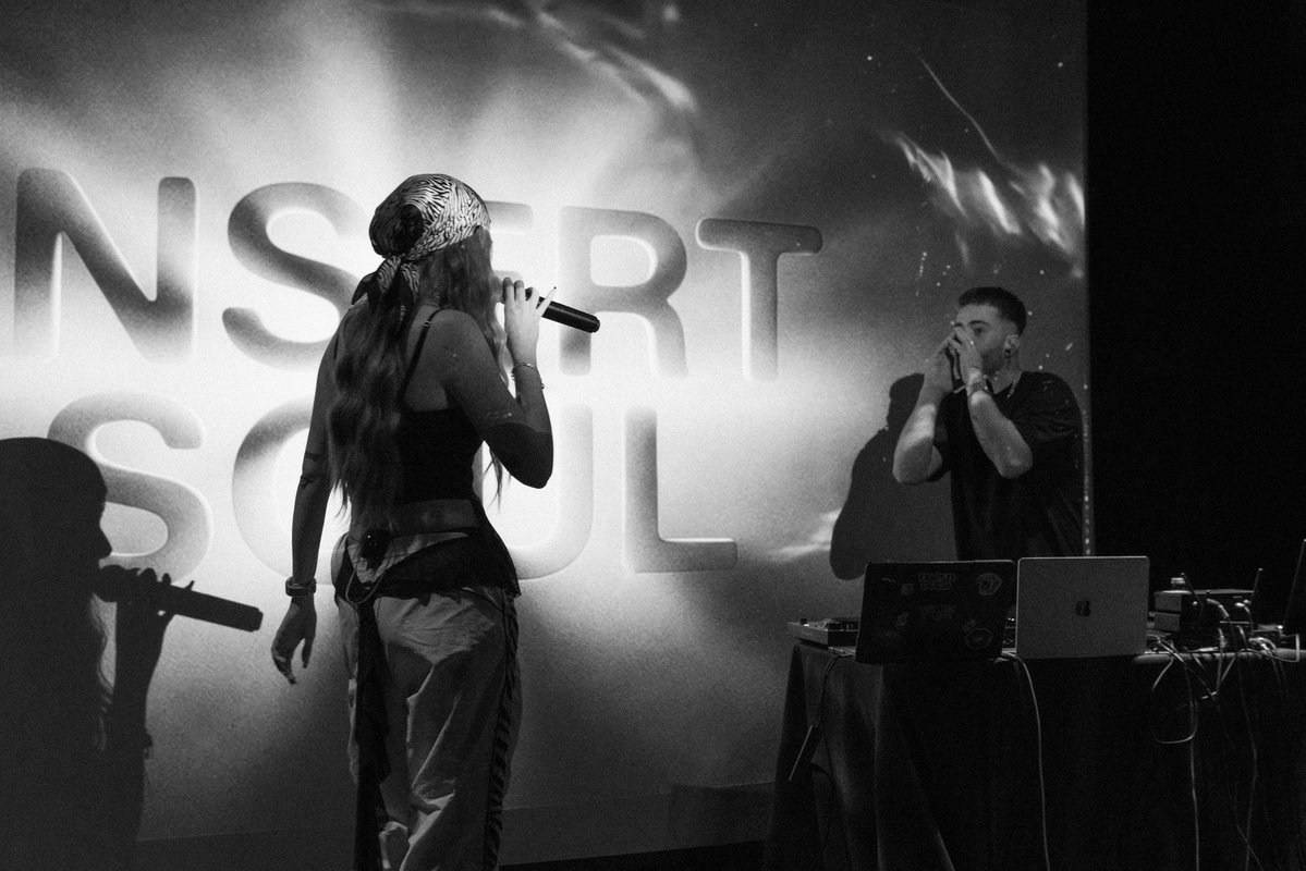 LA INSERT tweet media