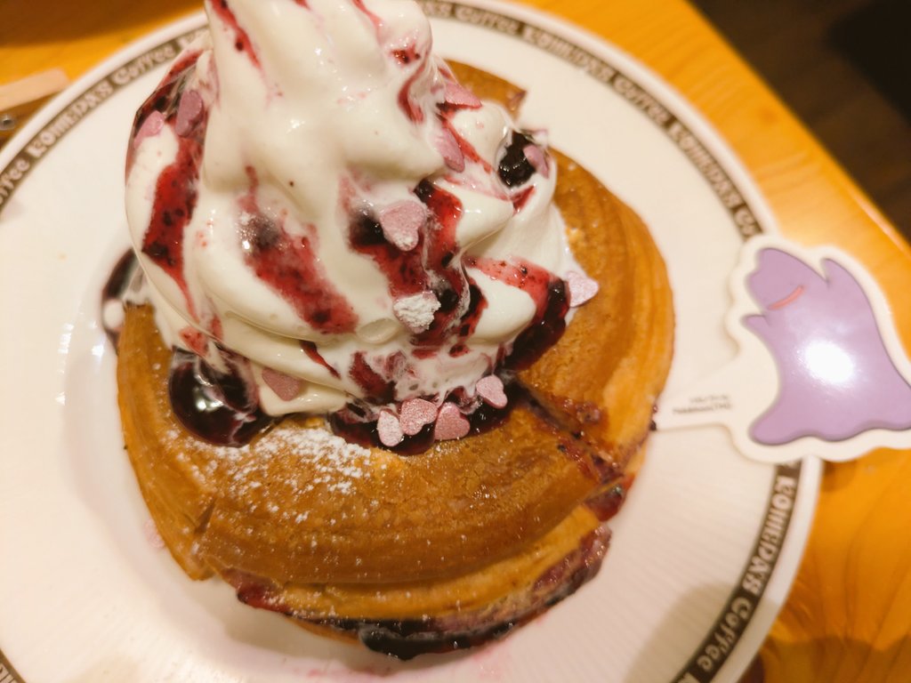 yunko99's tweet photo. コメダ行って来たよ☕
おさつボールは残念ながら売り切れ🥲量がたくさんだったのでサンドイッチは持ち帰り🥪
全部で4つ分頼んだんだけど、なんとチャームが被り無しでコンプリート✨
色んなのに付けよ🥰 https://t.co/qisX7QdCE7