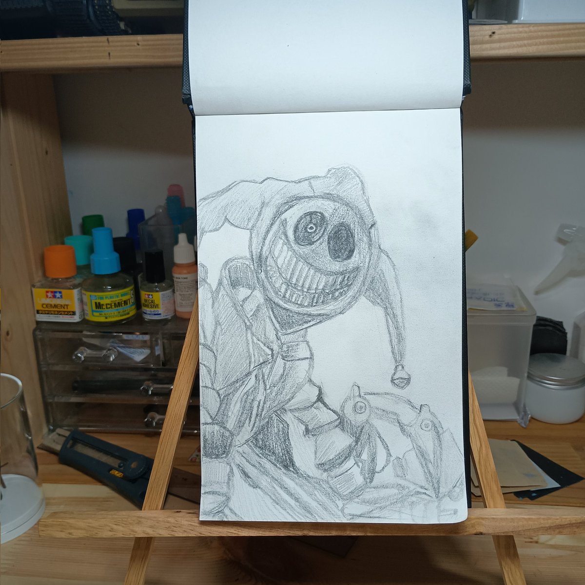 noneyone's tweet photo. 「Exp.1006 」
ポピープレイタイムのプロトタイプをクレヨンで描いてみたよ！
#poppyplaytime #prototype #drwing　#irasuto　#crayon https://t.co/QQVtv3Tnxt