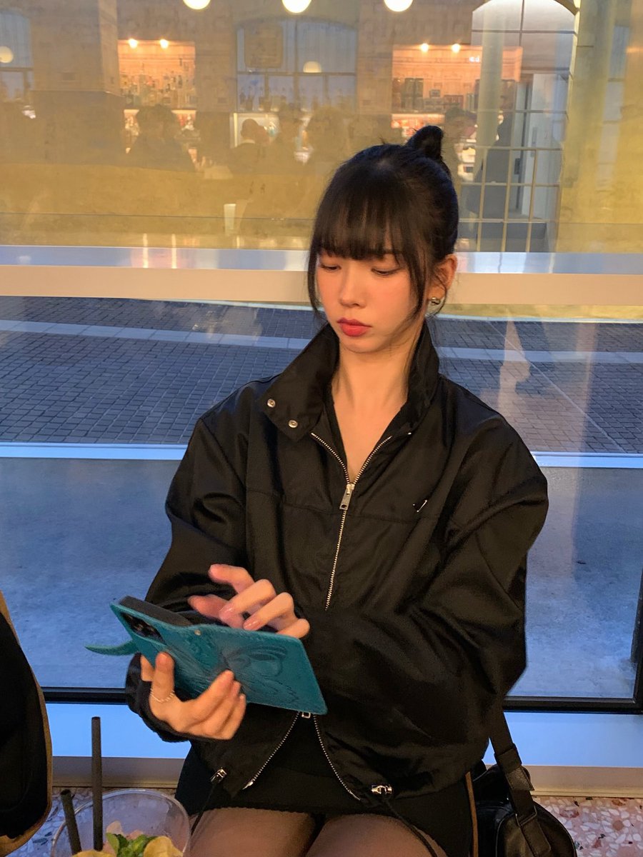 FarinePnZ's tweet photo. ฮัมเพลงตอนทานข้าวระวังได้แฟนแก่นะคะน้องหนาว https://t.co/wnyMHMVxX1