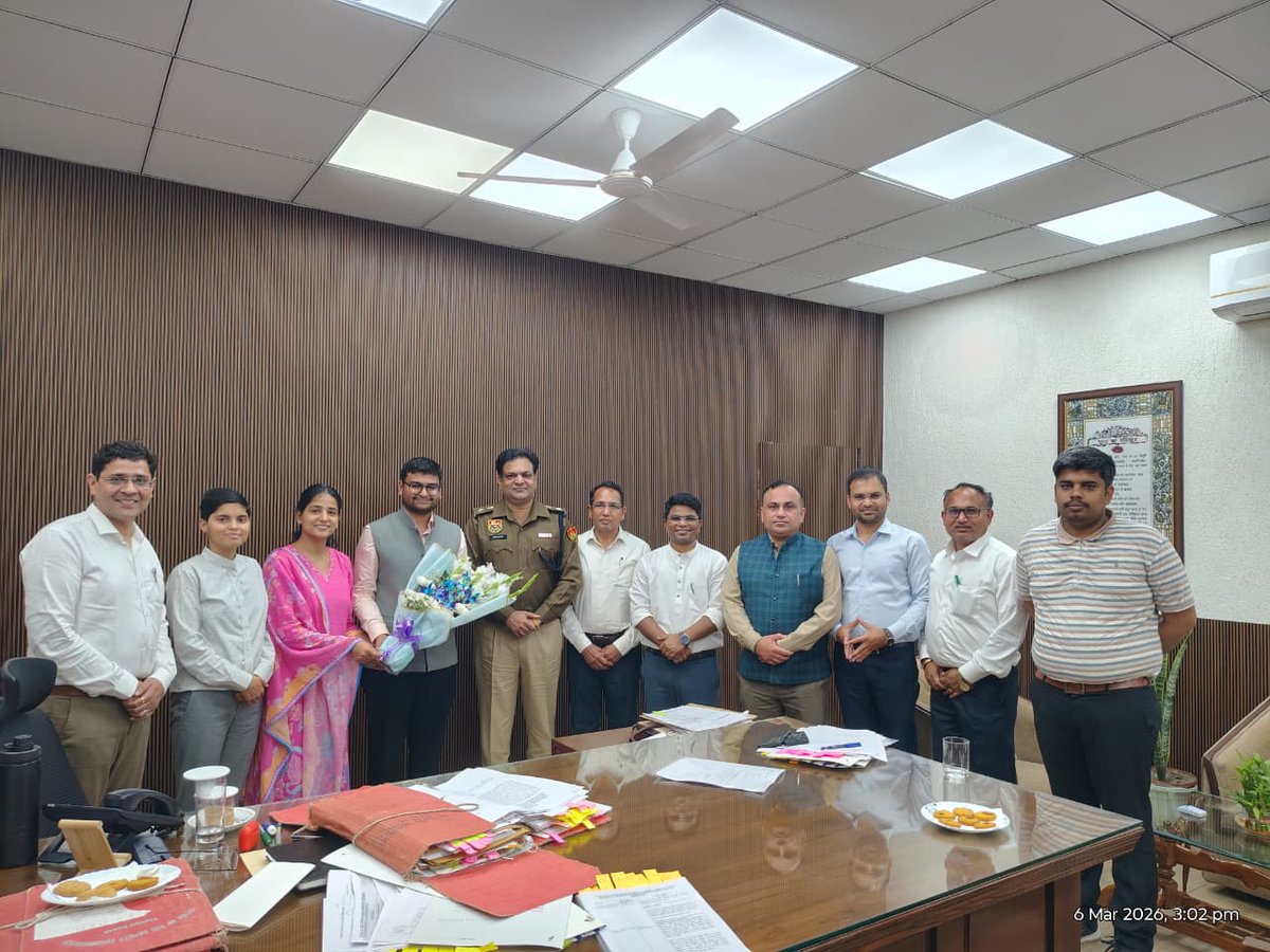 संघ लोक सेवा आयोग की परीक्षा में पूरे देश में 38 वां स्थान प्राप्त करने वाले दीपांशु जिंदल को उपायुक्त प्रीति सहित प्रशासन के अधिकारियों ने शुभकामनाएं दी।