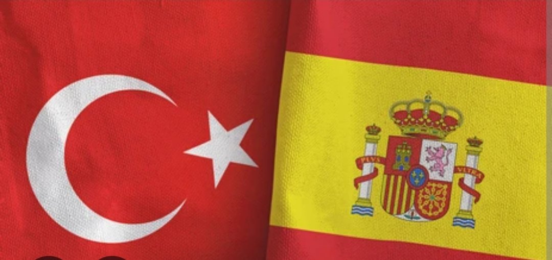 Merhaba Türk dostlarım. Biz sadece herhangi bir dürüst İspanyol veya Türk'ün yapacağı şeyi yaptık. Sorun şu ki, sırf Trump'ın kıçını öpmek için savaş çıkarmak isteyen sağcı aptallarımız var. Unutmayın ki, biz her zaman ezilenlerin yanında olacağız. Yaşasın özgürlük!