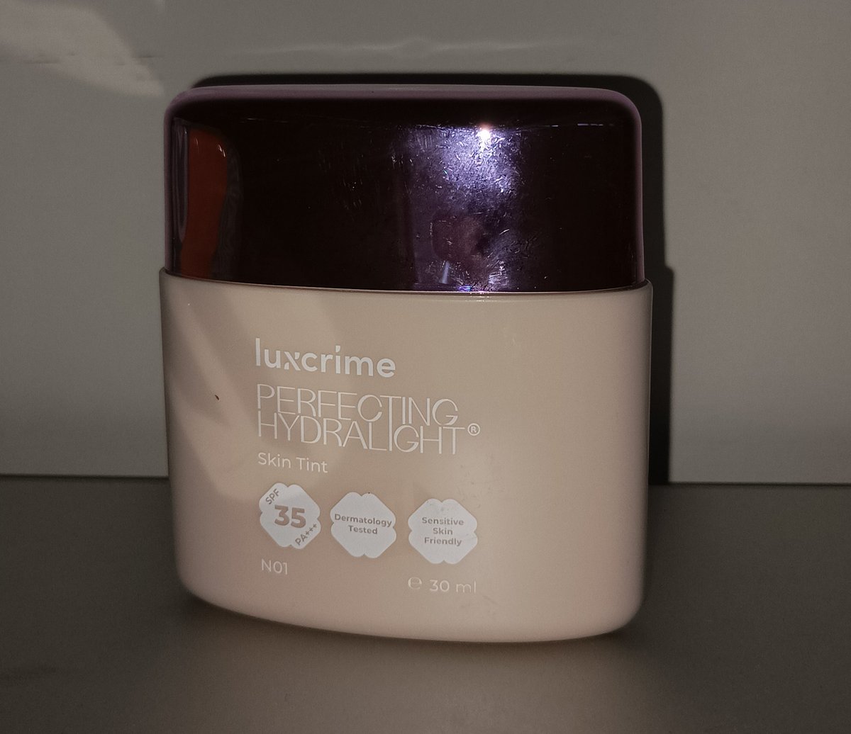 syasya253003's tweet photo. wts! preloved skintint luxcrime shade N01 (dipake hanya 2x)  via oren &amp; gratong https://t.co/2jIZJwYEv8