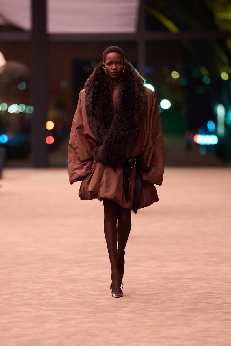 Saint Laurent los tiene comiendo de la mano