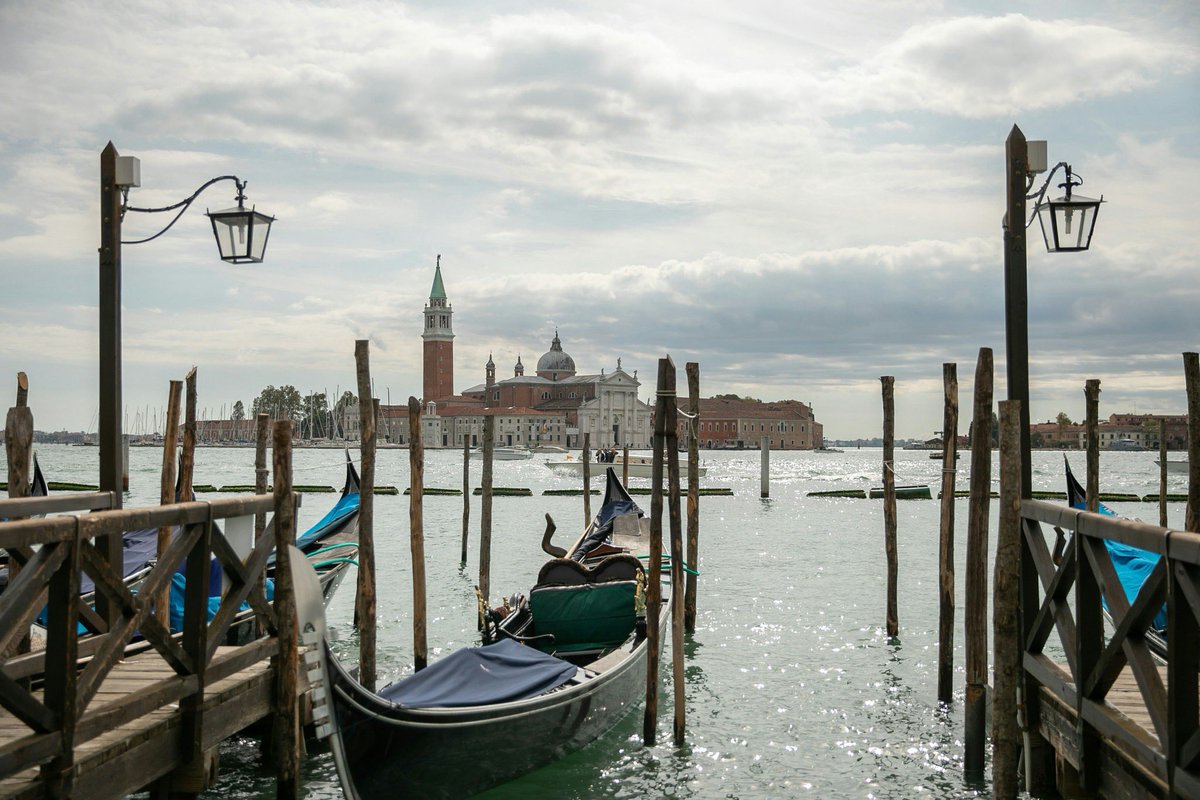 «Il mondo spezza tutti e poi molti sono forti proprio nei punti spezzati» (Ernest Hemingway). Buona domenica a tutti!

#26aprile