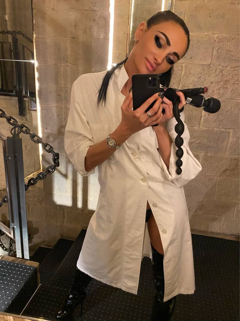 GoddessesJenni's tweet photo. Mistress is looking for a submissive slave to dominate and turn you to a professional sissy slave💋👠👠👠💕 https://t.co/MhsgF86dhH