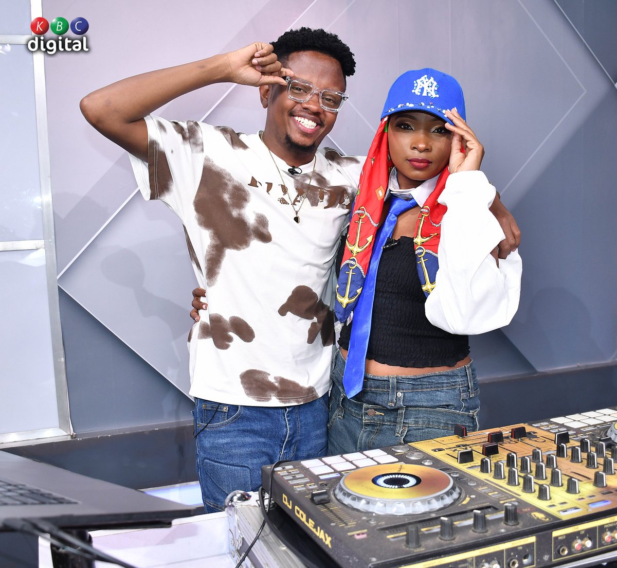 KBCChannel1's tweet photo. New #Club1Extra Live Friday presenters: #BritoAndKalondu. π§π₯
Si wanaweza ama vipi?
Luku leo imeweza haijaweza π₯³π₯³
Mapozi ni kali, au sio?
Muziki kabambe π΅π§π»,π§π₯πΆ
#KBCniYetu ^JM https://t.co/dbj0O3SpUy