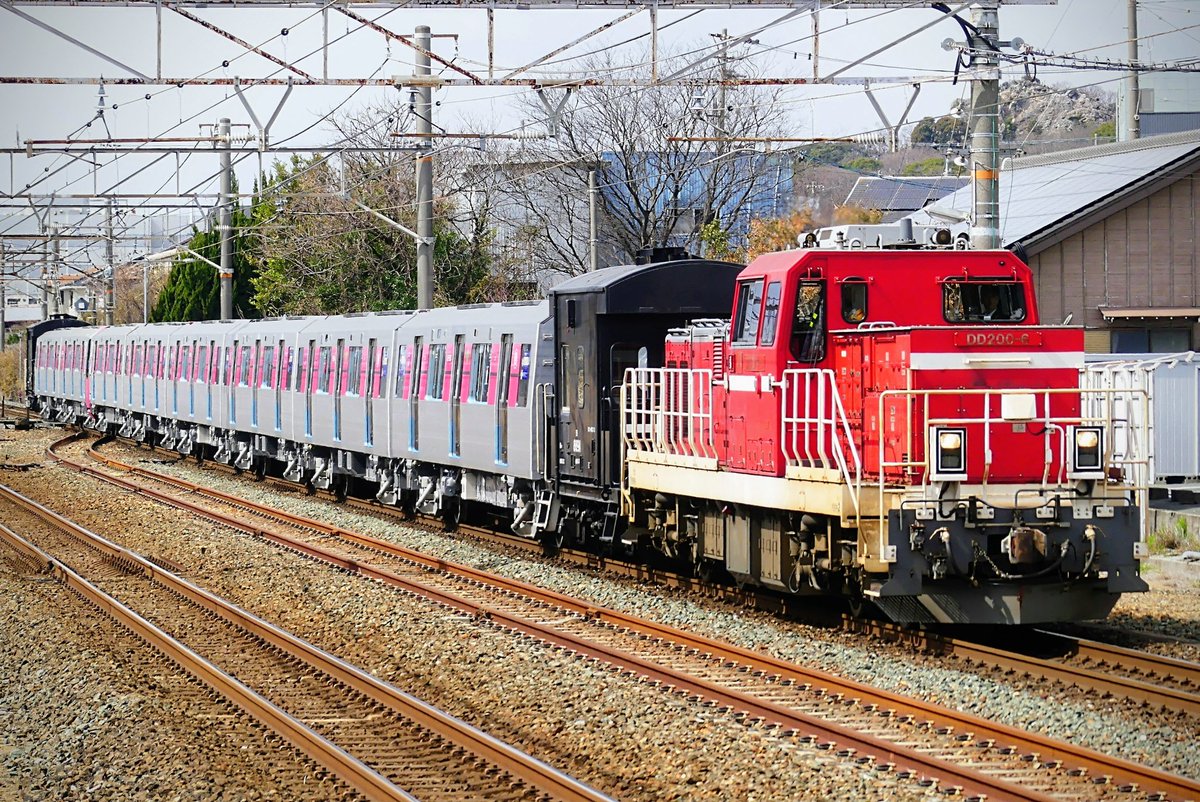 HIDA971275's tweet image. 3/6 9772レ 日車出場甲種 DD200-6+ヨ+12-951形+ヨ　平日だからか鉄は比較的少なかったです。