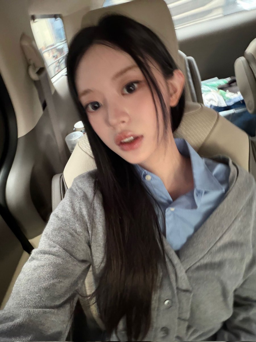 포멀룩 잘 어울리는 여자 좋다..