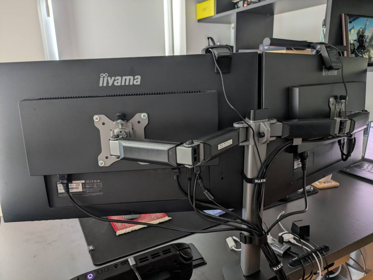 Volodymyr Stoiko tweet media