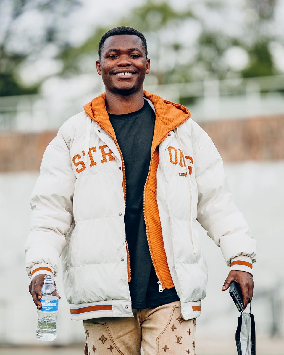 Khalikeza tweet media