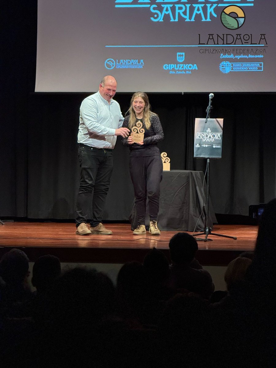 Landaola tweet media