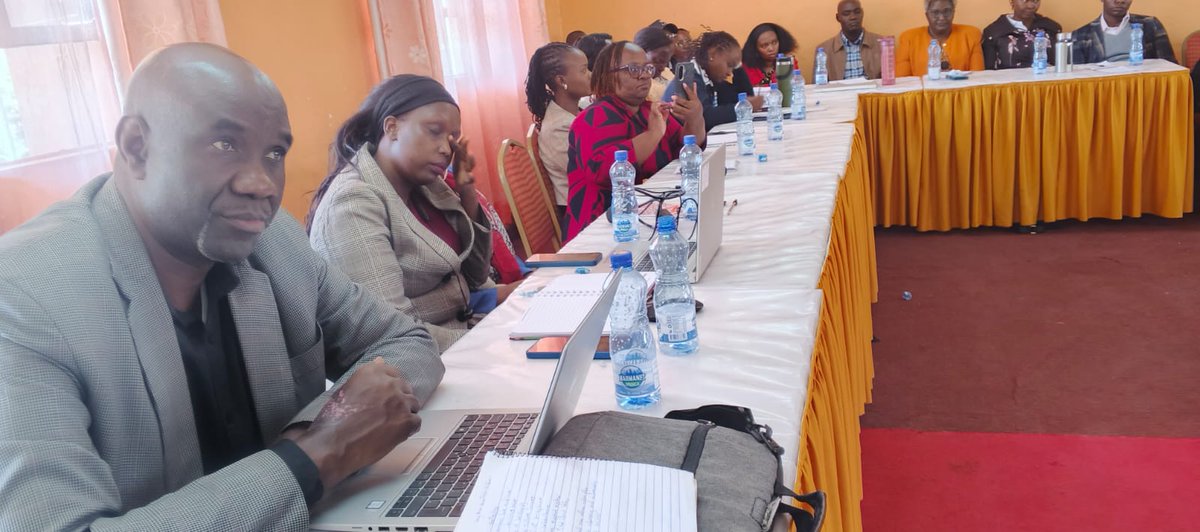 KenyaNewsAgency's tweet photo. The Government is committed to oversee the transition of Orphaned and Vulnerable children (OVC) from Charitable Children’s Institutions (CCIs) to family and community-based care as it implements the 10-year National Care Reform Strategy (2022-2032) for Children. https://t.co/KJRB0iEeJt