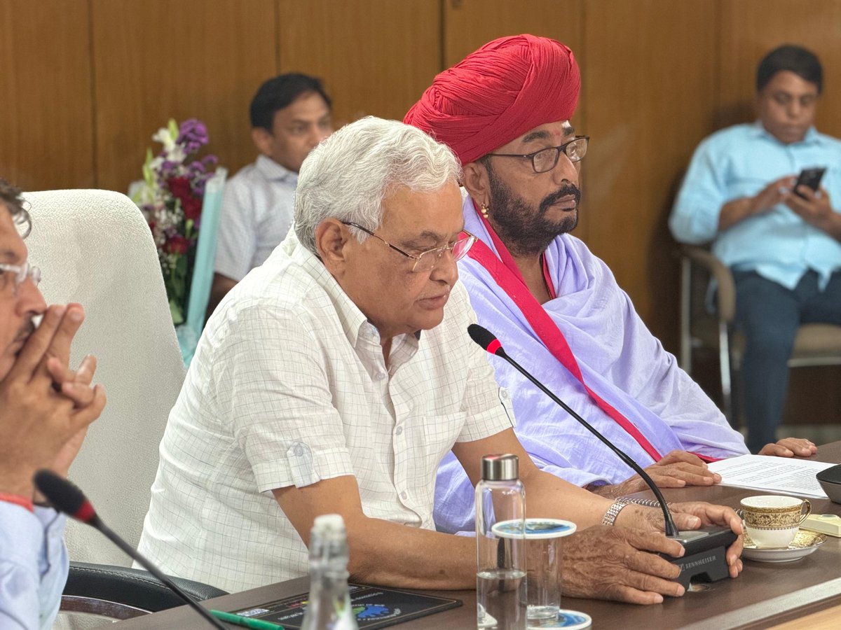 नागरिक सुरक्षा को डिजिटल रूप से सशक्त बनाने की दिशा में एक महत्वपूर्ण कदम।

आज कृषि पंत भवन, जयपुर में नागरिक सुरक्षा विभाग की आधिकारिक वेबसाइट cd.rajasthan.gov.in का शुभारंभ किया। 

यह वेबसाइट आमजन, स्वयंसेवकों एवं विभाग के बीच पारदर्शिता, बेहतर समन्वय और आपदा  1/2
