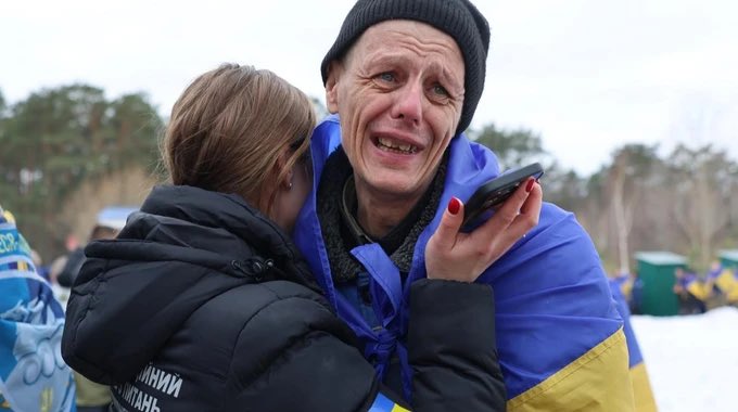 IuliiaMendel's tweet photo. 300 more Ukrainians are back home from the Russian captivity 🙏 God, bless Ukraine for peace https://t.co/9L1JRQs64N