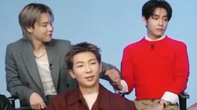 taesl0ver's tweet photo. is it even a bts interview without vmin holding hands… we’re so back https://t.co/4QzHAVye1S