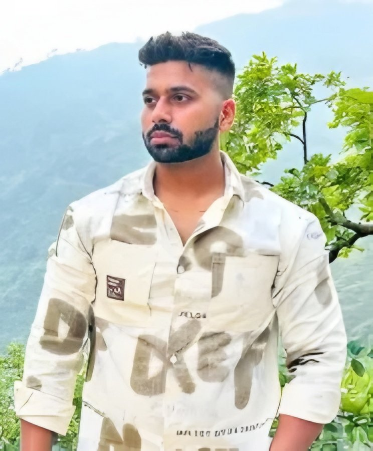 What began as a simple splash of water during #HoliCelebrations turned fatal in #Delhi's #UttamNagar, where a 26-year-old man was beaten to death by a mob after a water balloon accidentally splashed