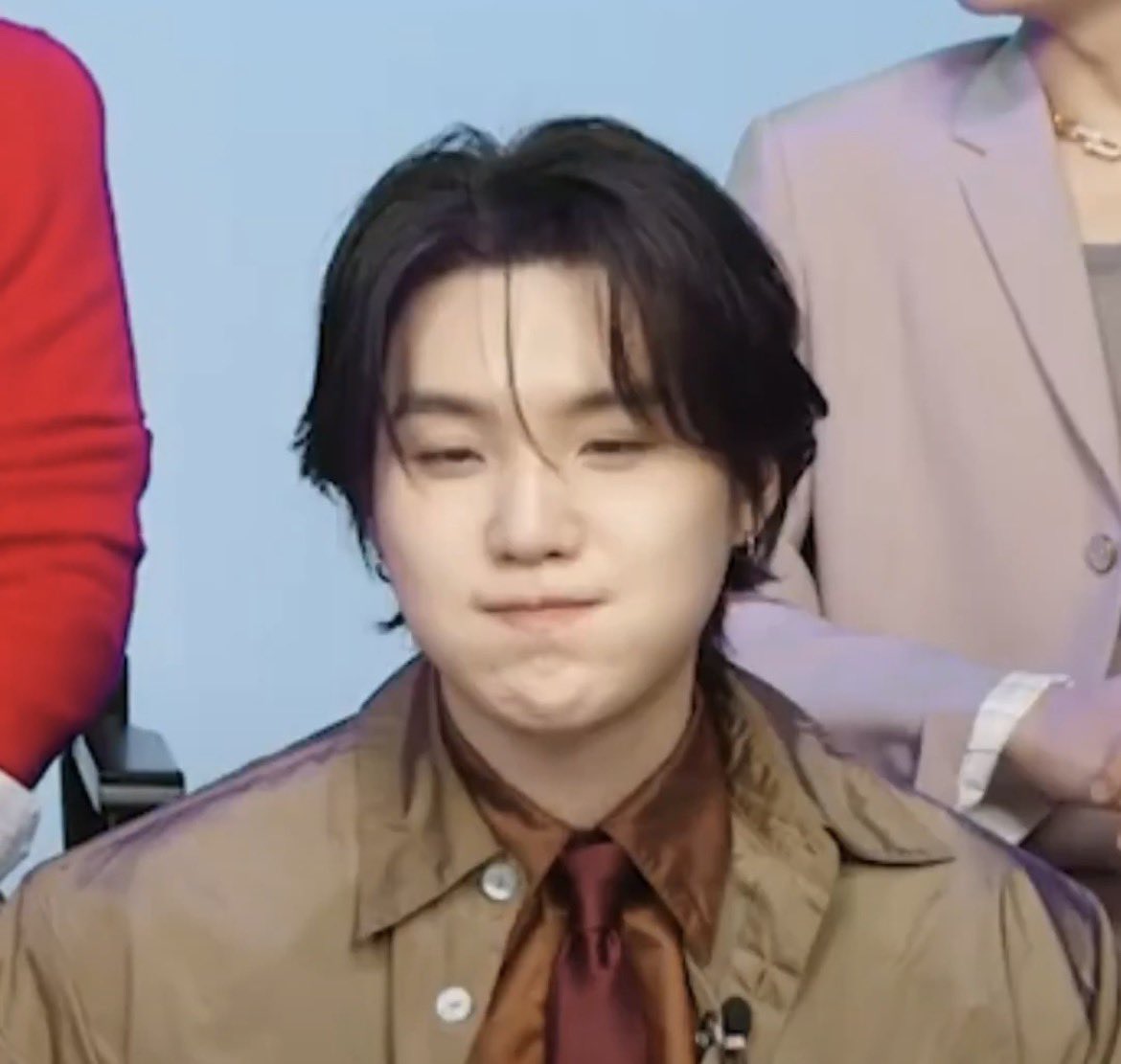 ne demek yoongi üç gün sonra 33 yasına giricek yanlısınız var??🙂‍↕️🙂‍↕️