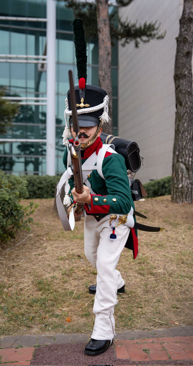 수염맨 코스프레 관련 계정 tweet media