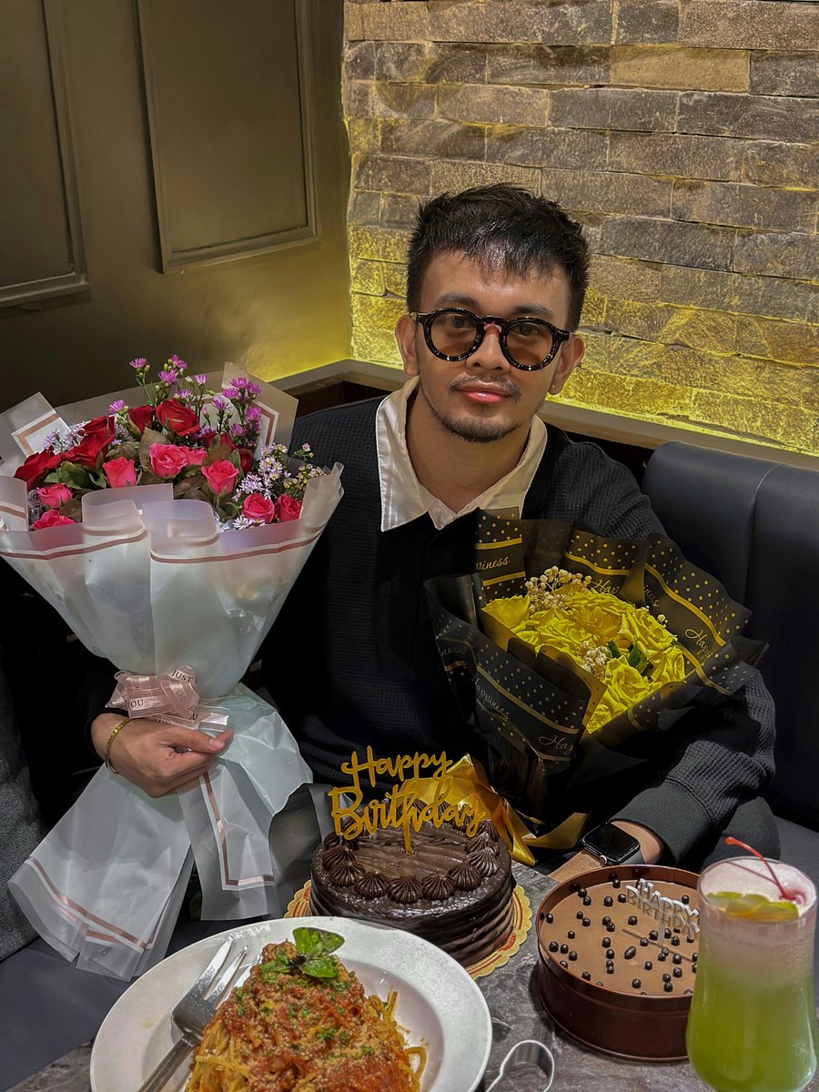 A r s ✨ tweet media