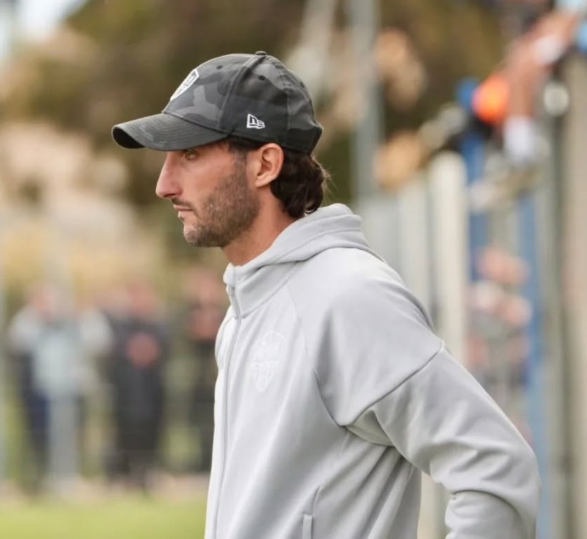 13heuresfoot's tweet image. 🕐⚽️ Anthony Lippini : "L'AC Ajaccio en Régional 2, c'est peut-être un mal pour un bien !"
📲 13heuresfoot.fr/actualites/ant…
🎙 Le portrait et l'interview "long format" du coach de @ACAjaccio !
#ACAjaccio @VilledAjaccio #NationalFFF #Lippini @L2Actu_ @Ligue2BKT @NFCorse_