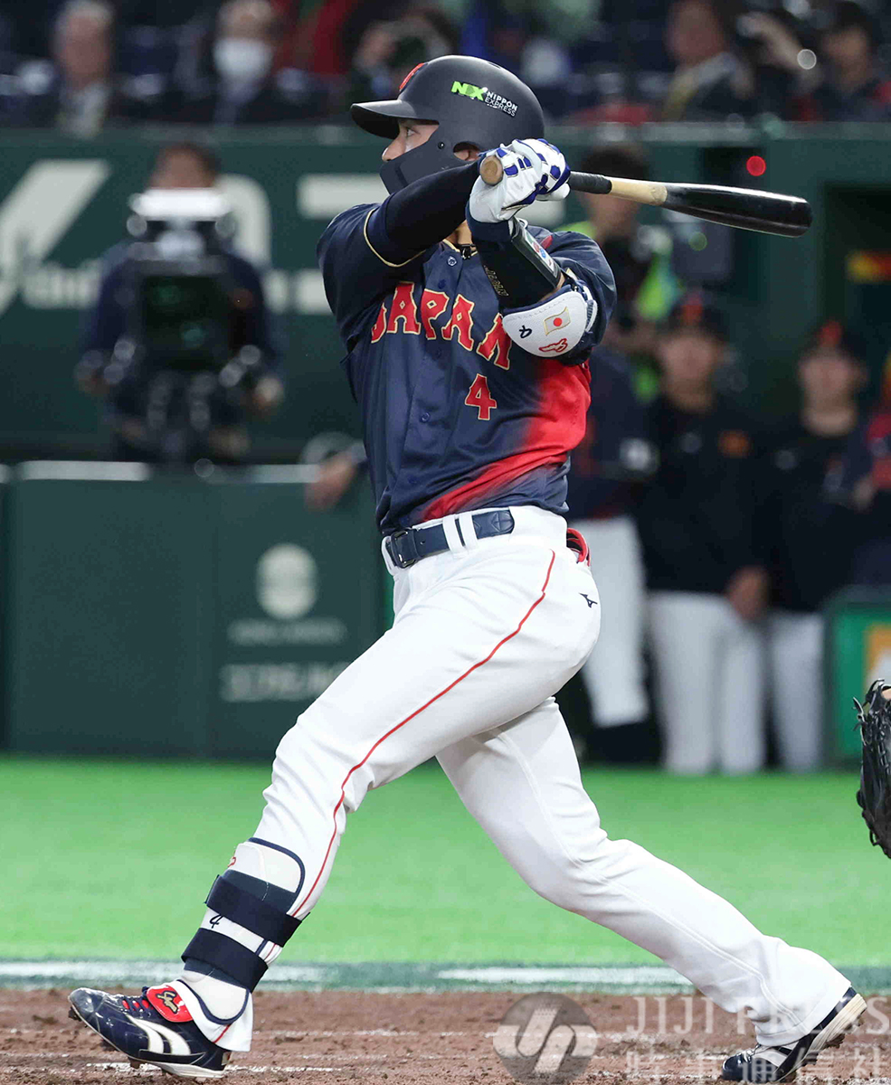 ⚾️WBC・日本-台湾🏆 2回、適時打を放つ若月健矢選手。 #侍