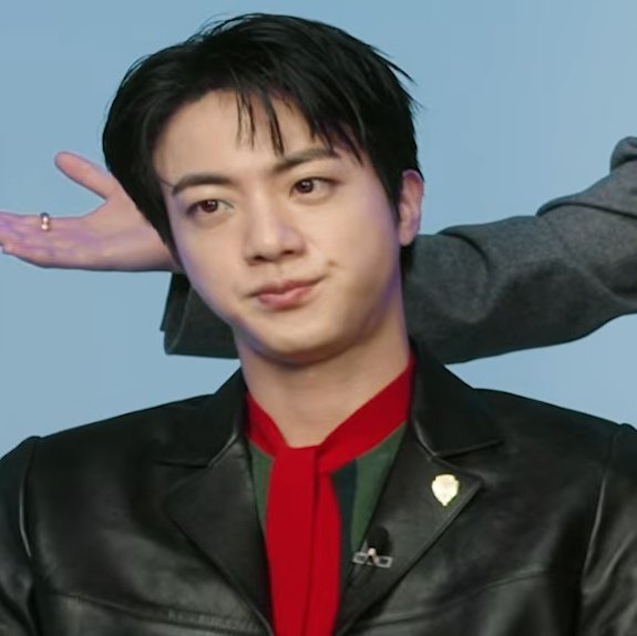 jinniesbread's tweet photo. I've never seen a rockstar this bread cheeked https://t.co/r1t1UmZKbV