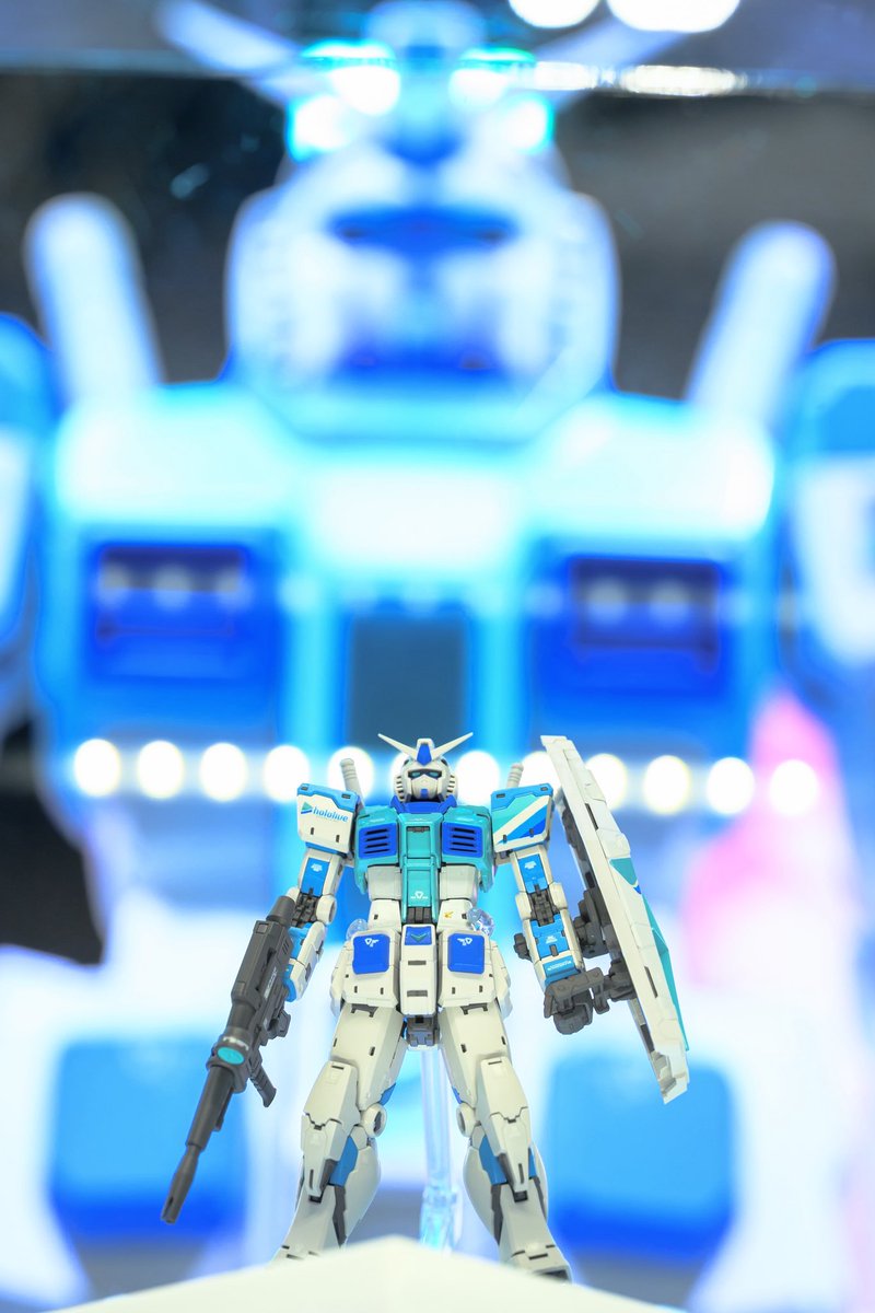 minaserioch's tweet photo. かっこよすぎて撮らせていただいた展示①

輪堂さんとスズキさんのコラボバイクの写真と
ホロライブさんとガンダムさんのコラボ！

🏷️#hololivefesEXPO26 https://t.co/qt5lLdnyaX