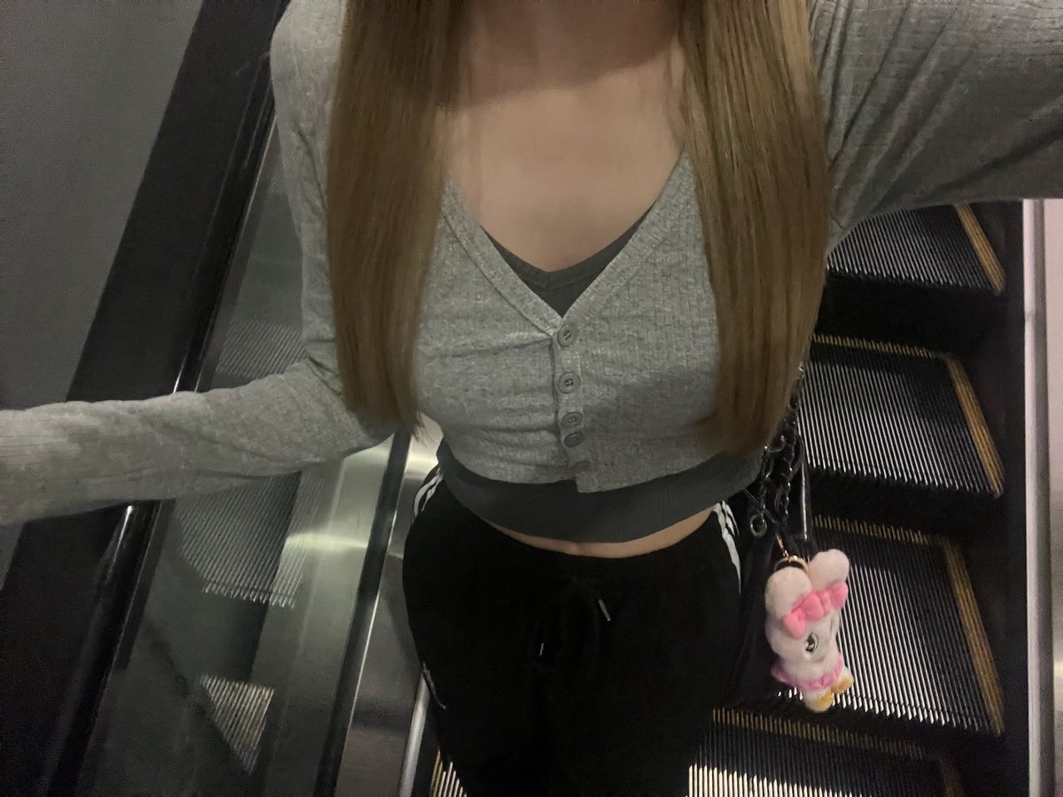 せれね tweet media