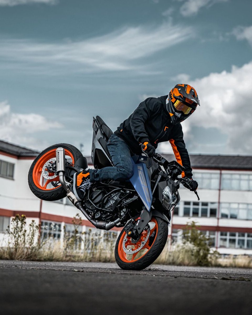 KTM UK Official tweet media