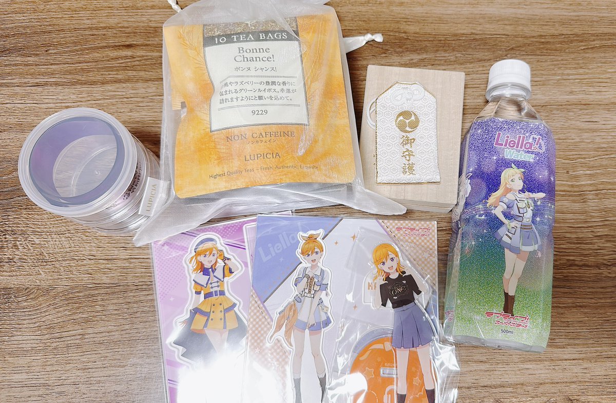 大切なフォロワーさんから素敵な贈り物をいただきました😭✨
7th行けなかったからかのんちゃん諦めてたけど、、、本当に嬉しいです✨
他の贈り物とお気遣いありがとうございます😭✨
大切に使わせていただきます！！