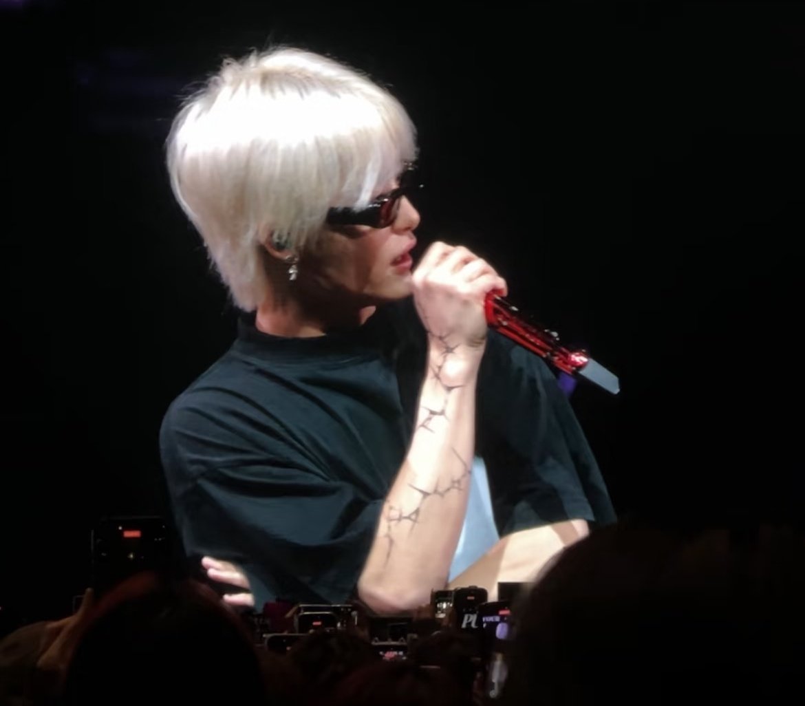 hoonienoona314's tweet photo. OH MAAAAAANNN HE'S SOOOOO ATTRACTIVE 🤤 HIS TATTOOOO 🤤 https://t.co/DB1qh6fem9