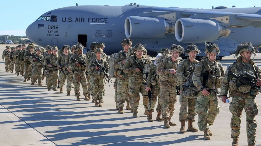 VungaEl74's tweet photo. 🚨UPDATE: 🇺🇸🇷🇺🇮🇷

Maafisa wa Marekani wanasema Urusi inaipa Iran taarifa za kijasusi kuhusu maeneo ya meli za kivita na ndege za Marekani Mashariki ya Kati, na 

kuisaidia Tehran kulenga vikosi vya Marekani - The Washington Post China haionekani kutoa msaada kama huo. Inaripotiwa kwamba Urusi inawapa Wairani nafasi za meli, ndege, na mifumo ya rada. 

Maafisa wanasema Urusi inahusika kwa njia isiyo ya moja kwa moja katika mzozo huo.