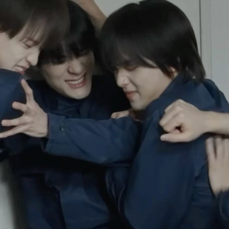 pov melerai dua abang yg hobinya ribut:D

<a href="/xurcrush/">Kavandra Lee</a> <a href="/joxdker/">Arjen</a>