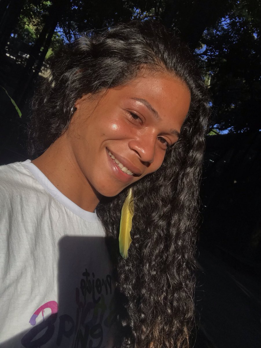 lanaleaopriv's tweet photo. To amando a Universidade 🫶🏾❤️🥰 https://t.co/aTmSkYIpjs