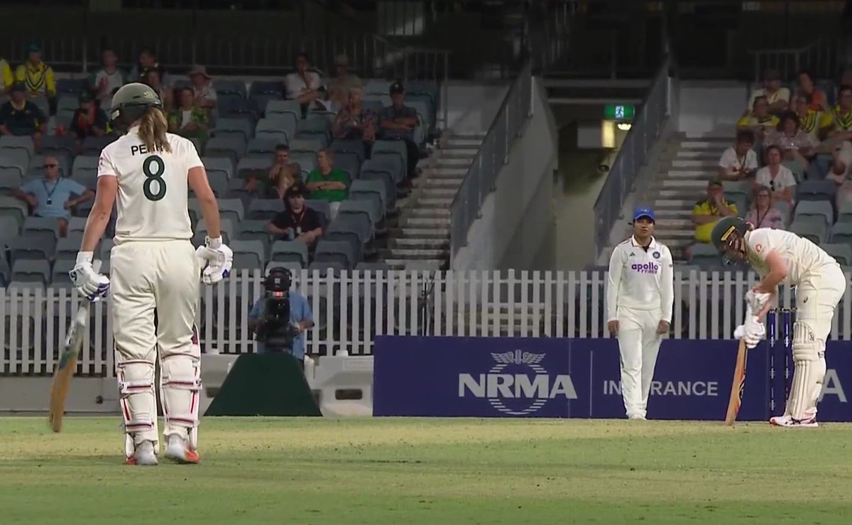 usermodeabc's tweet photo. probably the last time seeing perry and healy bat together 🤍 https://t.co/qeozGIaPeO