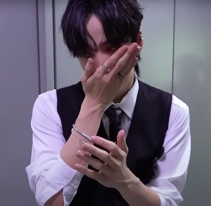 yunho hands of the day ...