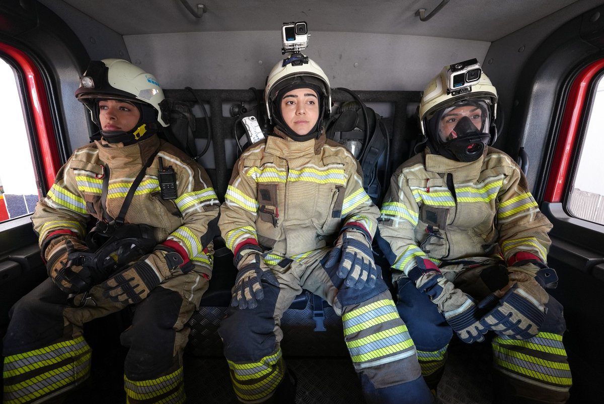 🟣 Diyarbakır İtfaiyesi’nde Kadınlar Tabuları Yıkıyor 🚒

📌 Büyükşehir Belediyemiz, toplumsal cinsiyet eşitliği politikaları doğrultusunda erkek egemen meslek alanlarında kadınların görünürlüğünü artırmaya devam ediyor. Toplu ulaşımda kadın sürücü uygulamasının ardından, İtfaiye