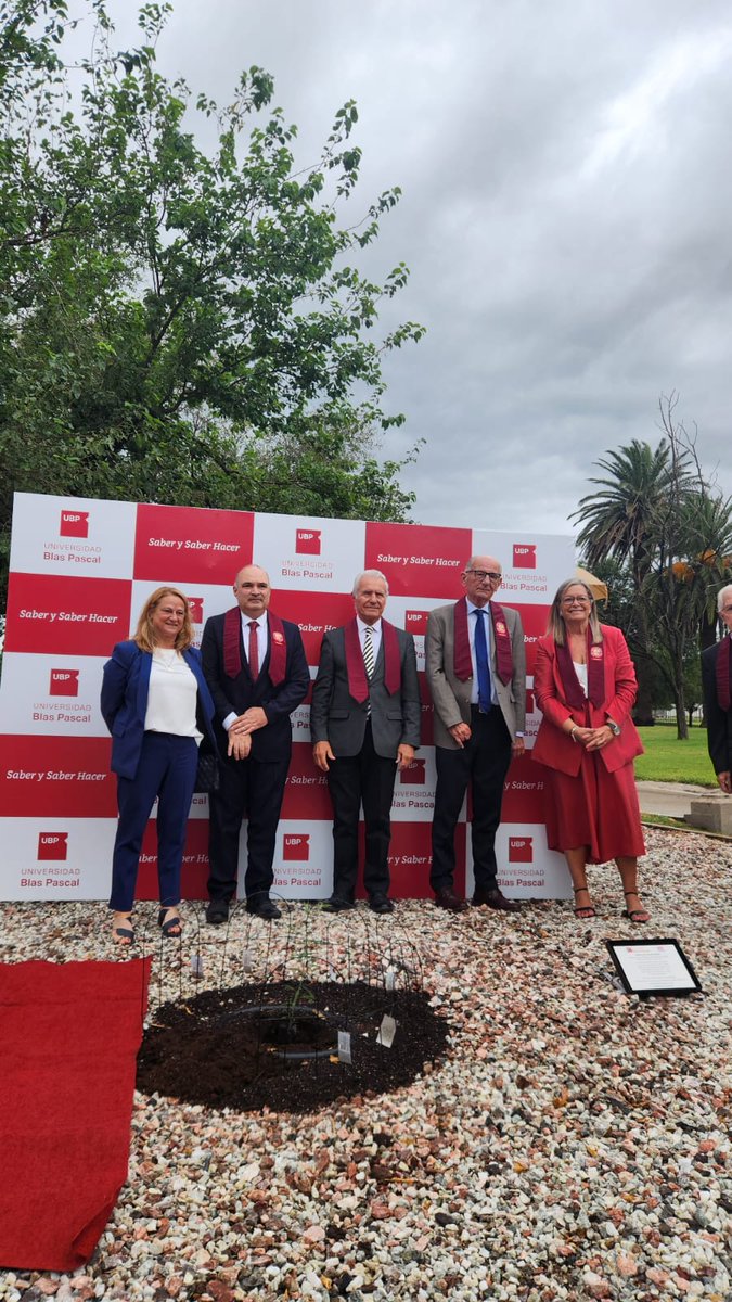 intaCIAP tweet media