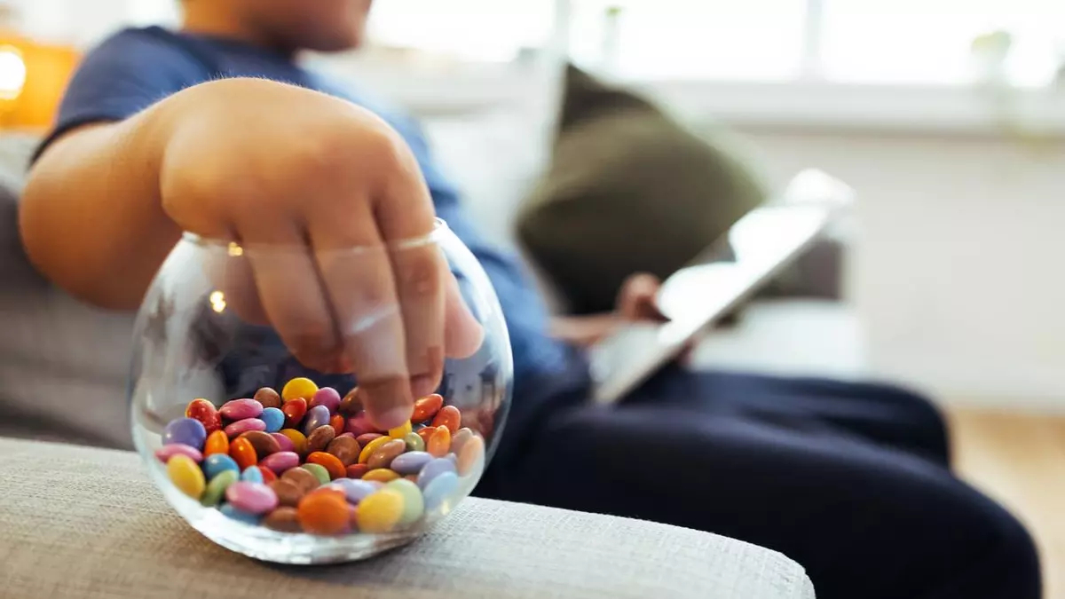 “El #sobrepeso suele comenzar a manifestarse a partir de los seis o siete años, aunque también puede aparecer con anterioridad”, advierte la Dra. María de la Parte, jefa de nuestro Servicio de #Pediatría

🔗 f.mtr.cool/zlcdimnasx vía <a href="/eldiarioes/">elDiario.es</a>