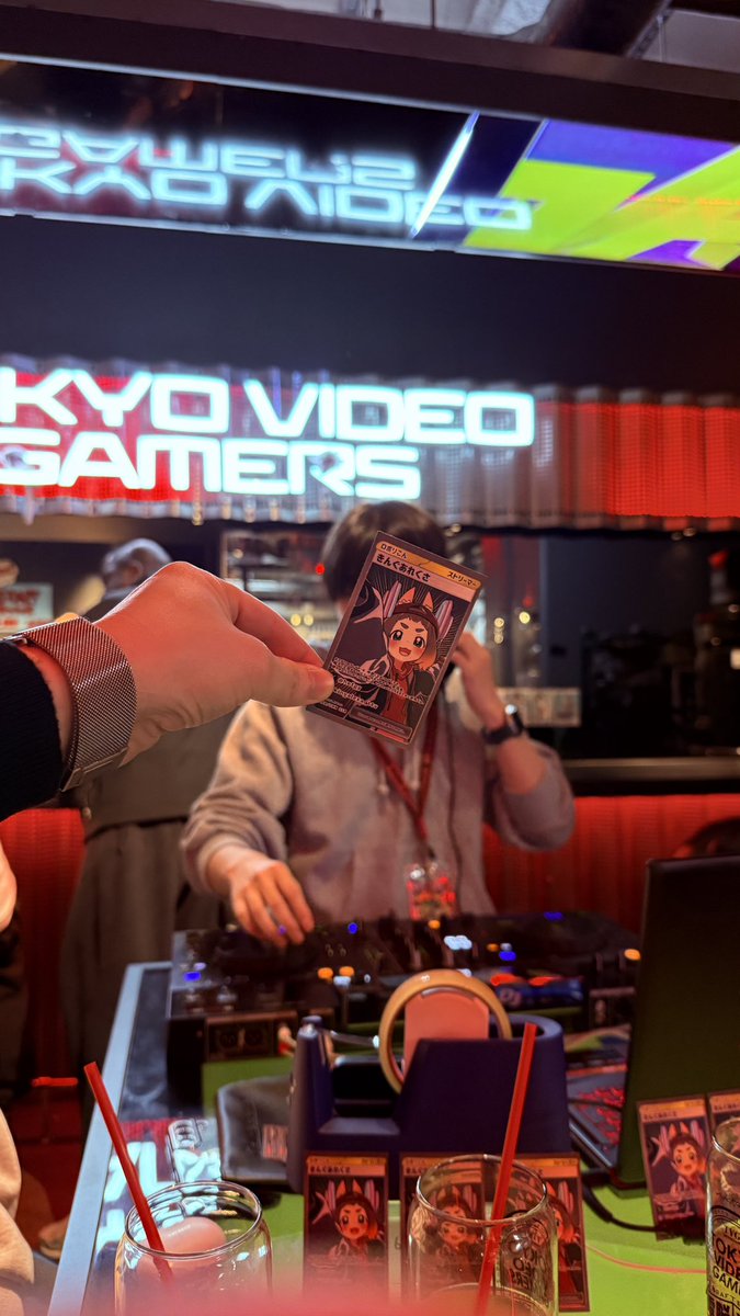 あれくさDJなう
ロシアンたこ焼き食わせます

twitch.tv/kingalexa_dj