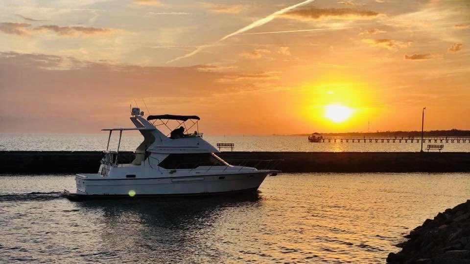 DMBergmann70's tweet image. It’s been a rough week, but it’s Friday and I’m looking forward to a great weekend. Anybody else thinking about getting out on the water this weekend? #SingleLife #Friday #WeekendVibes