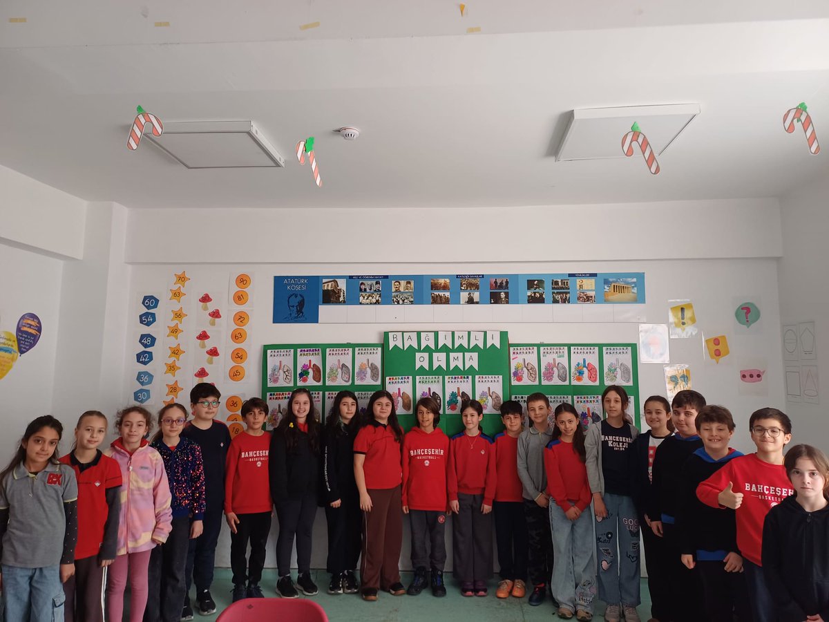 bahcesehirsinop's tweet photo. 1-7 Mart Yeşilay Haftası kapsamında toplumda bağımlılığa karşı bilinç geliştirmek, bağımlılık yapan maddelerin  ve alışkanlıkların bedene   zihne verdiği zararlarla ilgili  öğrencilerimizi bilinçlendirdik.
 @bahcesehir_k12 @brsmert @vbezircioglu @Tohumat https://t.co/oinSUEj7RU